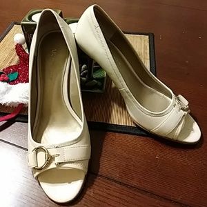 Cream Anne Klein Peep Toe Pumps
